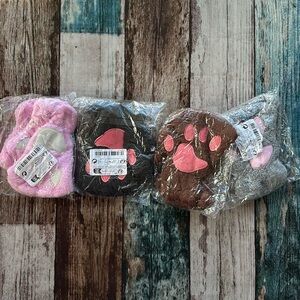 ❤️5/$20❤️ New all 4 included soft paw gloves ladies